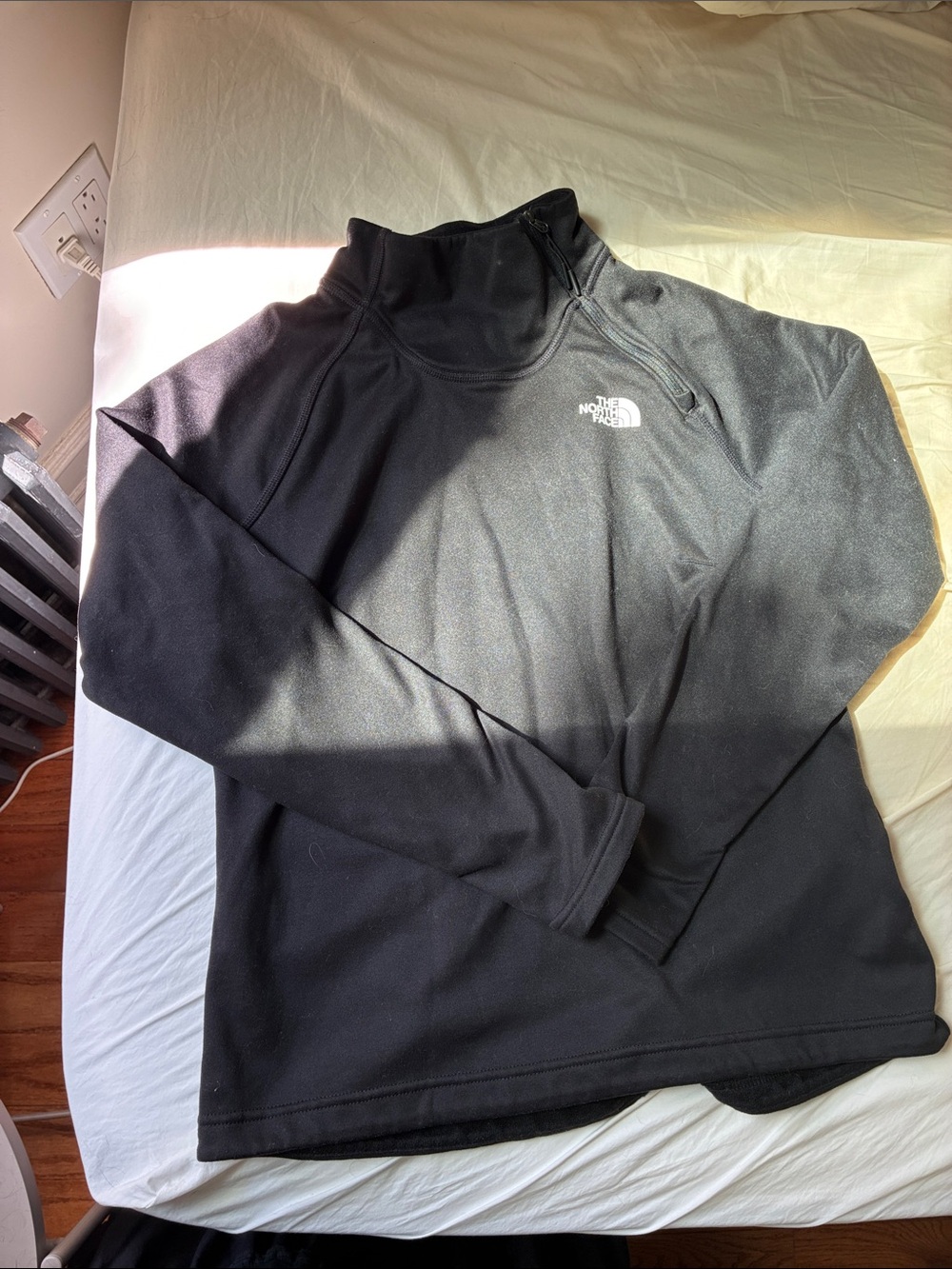 North Face women’s Black Fleece size M